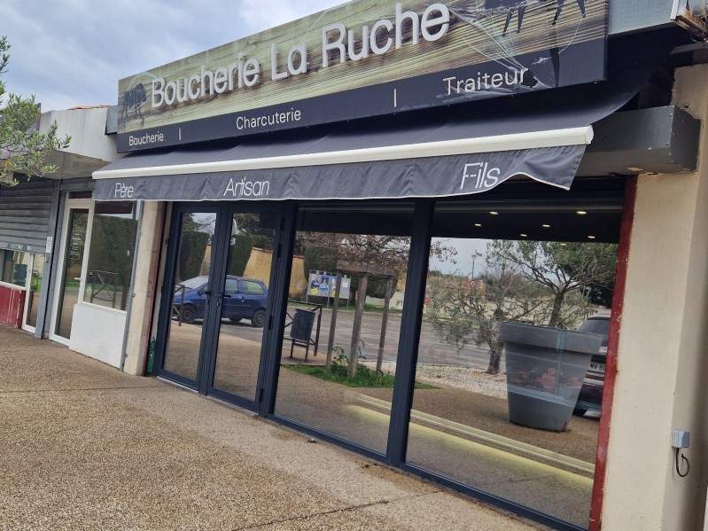 Pose des films solaires, boucherie, le ponte.